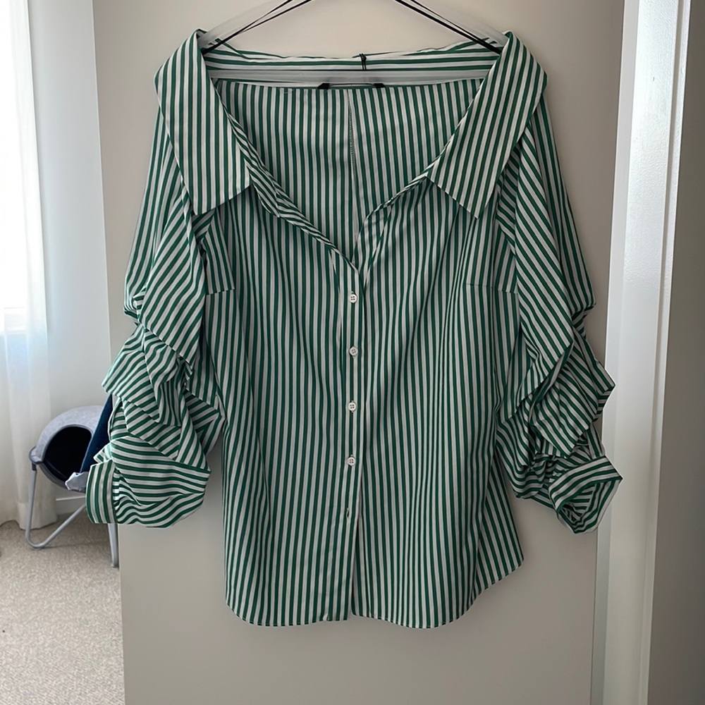 NWT Zara Kelly green striped blouse with rushed sleeves Size XL